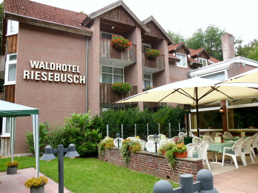 Waldhotel Riesebusch Bad Schwartau Exterior photo